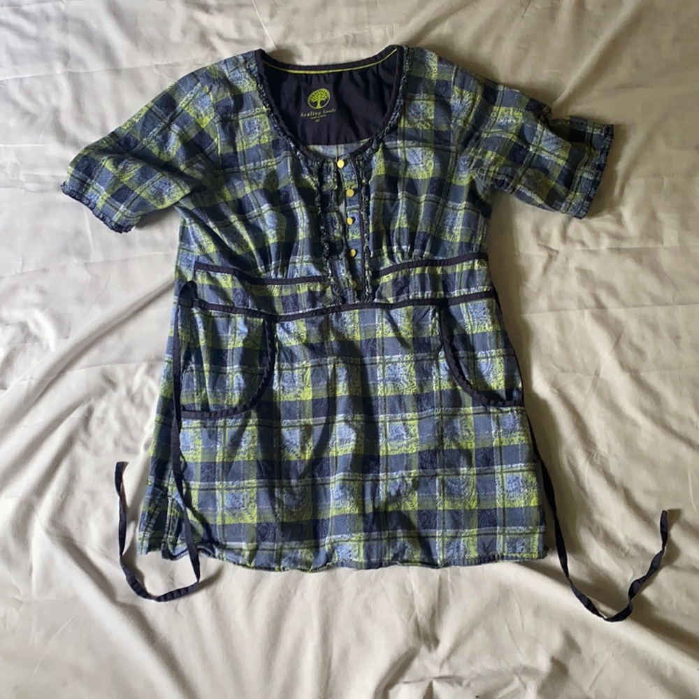Scrub top